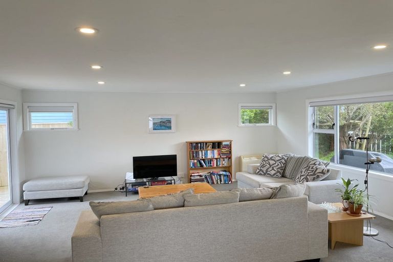 Photo of property in 3 Baylands Drive, Newlands, Wellington, 6037