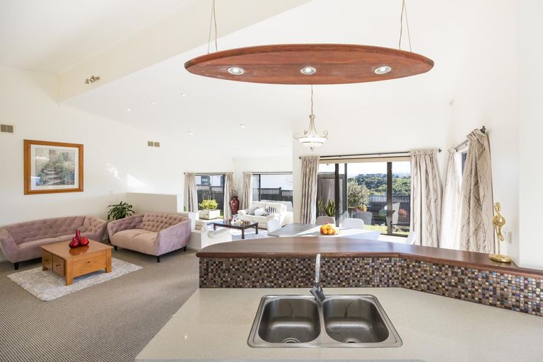 Photo of property in 111 Ruapehu Drive, Fitzherbert, Palmerston North, 4410