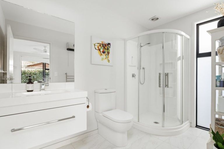 Photo of property in 18 Hugo Way, Papamoa Beach, Papamoa, 3118