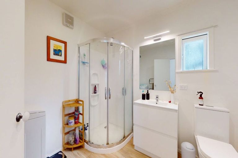 Photo of property in 43a Harbour View Road, Northland, Wellington, 6012