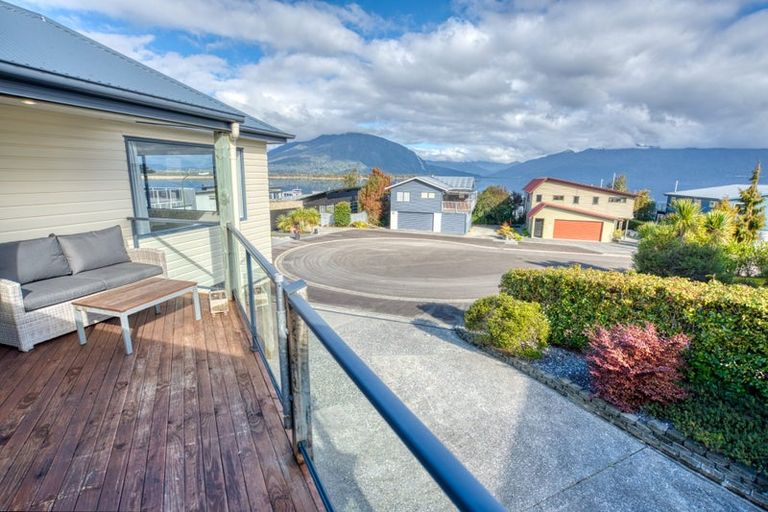 Photo of property in 9 Ranui Place, Moana, 7872