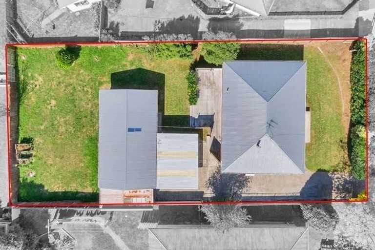 Photo of property in 30 Sutton Crescent, Papakura, 2110