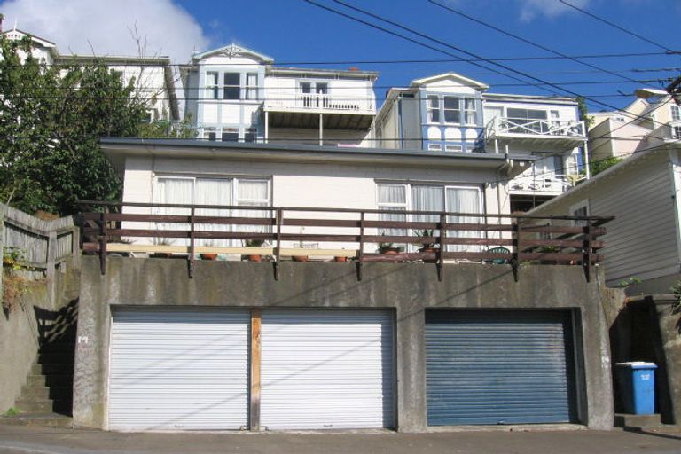 Photo of property in 14 Myrtle Crescent, Mount Cook, Wellington, 6021