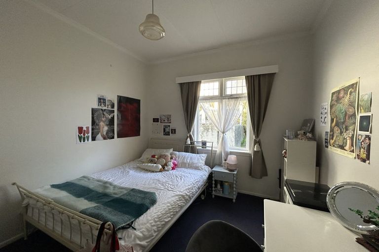 Photo of property in 27 Mckinley Crescent, Brooklyn, Wellington, 6021