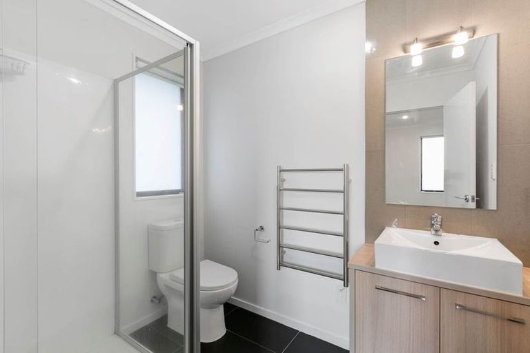 Photo of property in 24 Lane Cameron Place, Flat Bush, Auckland, 2019