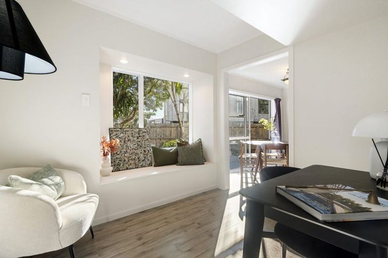 Photo of property in 2/5 Stanley Avenue, Milford, Auckland, 0620