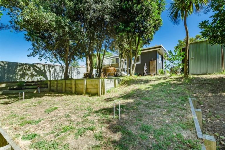 Photo of property in 52 Dixie Street, Te Horo Beach, Otaki, 5581