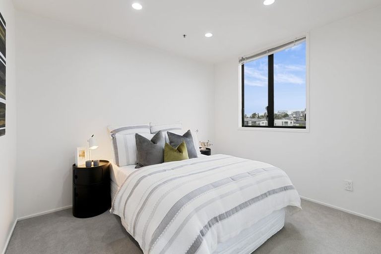 Photo of property in 5d/173 Hurstmere Road, Takapuna, Auckland, 0622