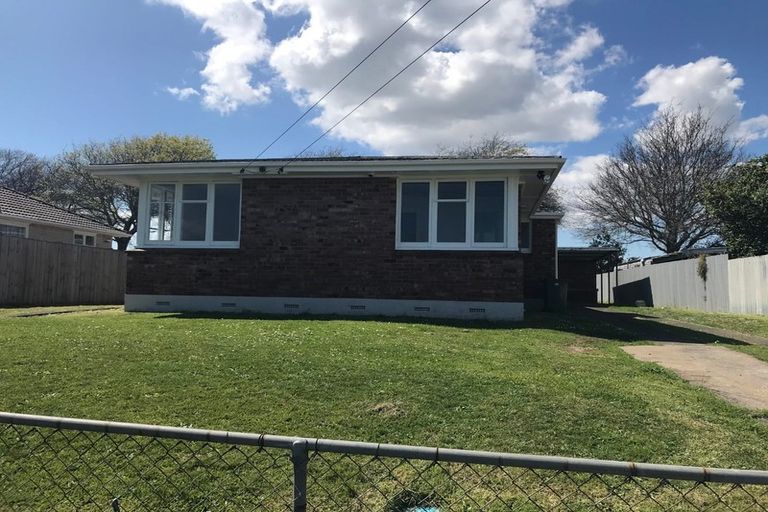 Photo of property in 11 Kohinoor Avenue, Mangere, Auckland, 2022