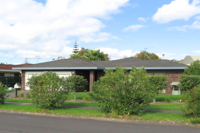 Photo of property in 27 Vivian Wilson Drive, Eastern Beach, Auckland, 2012