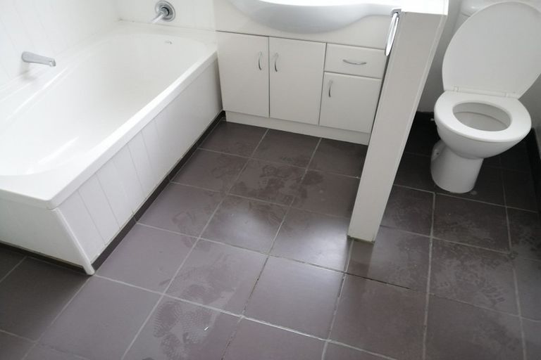 Photo of property in 2/8 Sunburst Street, Papakura, 2110