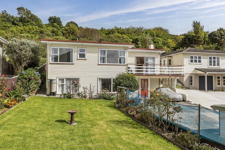 Photo of property in 353 Main Road, Tawa, Wellington, 5028