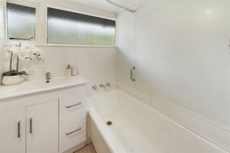 Photo of property in 65 Westburn Terrace, Burnside, Christchurch, 8041