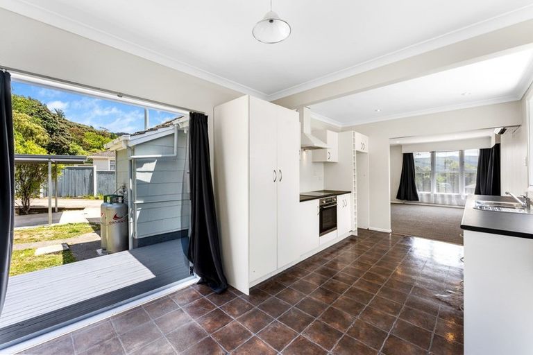 Photo of property in 33 Cleland Crescent, Naenae, Lower Hutt, 5011