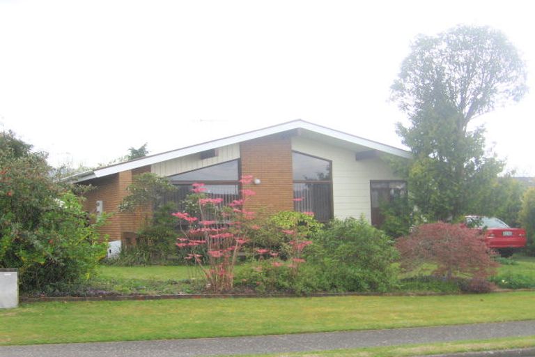 Photo of property in 34 Neri Crescent, Pomare, Rotorua, 3015