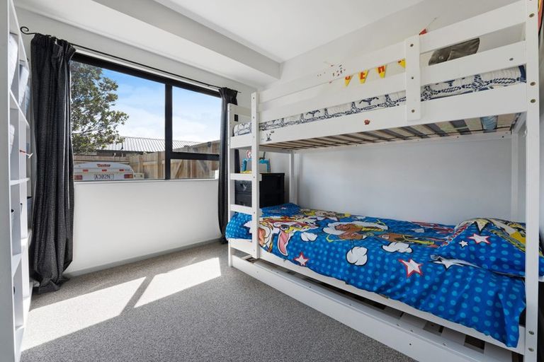 Photo of property in 16 O'sullivan Place, Waiuku, 2123