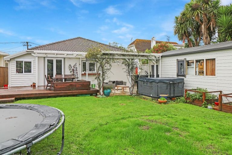 Photo of property in 9 Brasell Street, Fairfield, Lower Hutt, 5011