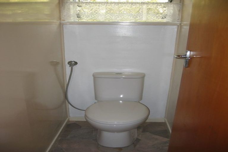 Photo of property in 2/69 Chartwell Avenue, Glenfield, Auckland, 0629