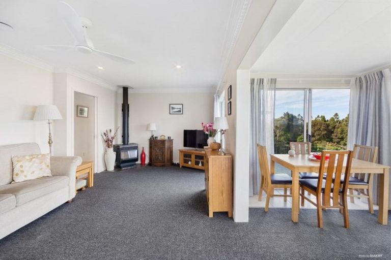 Photo of property in 99 Roberts Road, Matakatia, Whangaparaoa, 0930