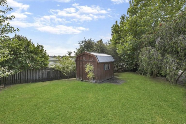 Photo of property in 22 Waiora Road, Stanmore Bay, Whangaparaoa, 0932