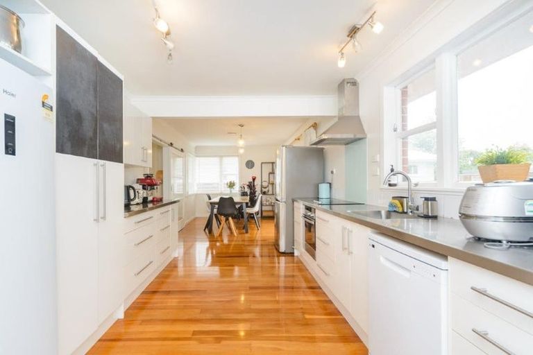 Photo of property in 62 Newcastle Street, Hokowhitu, Palmerston North, 4410