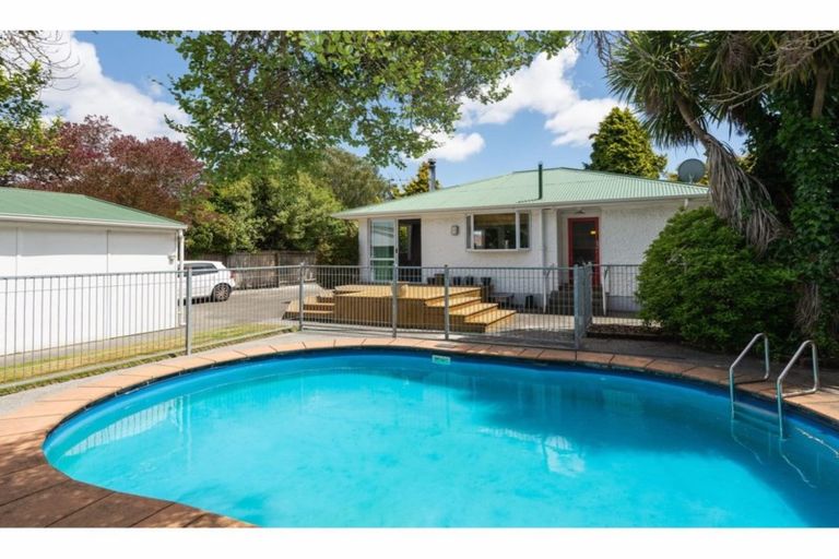 Photo of property in 52 Farrington Avenue, Bishopdale, Christchurch, 8053