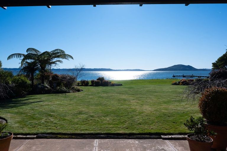Photo of property in 18 Gemini Place, Kawaha Point, Rotorua, 3010