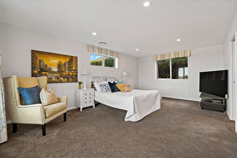 Photo of property in 52 Corricvale Way, Northcross, Auckland, 0630