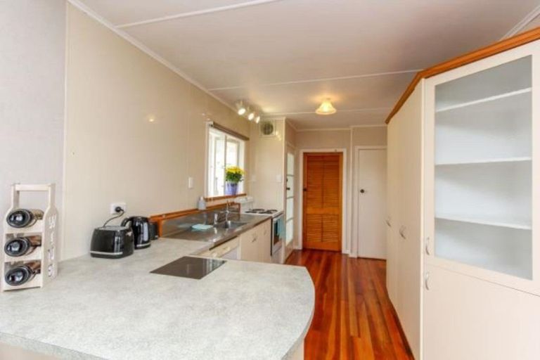 Photo of property in 278 Mangorei Road, Merrilands, New Plymouth, 4312