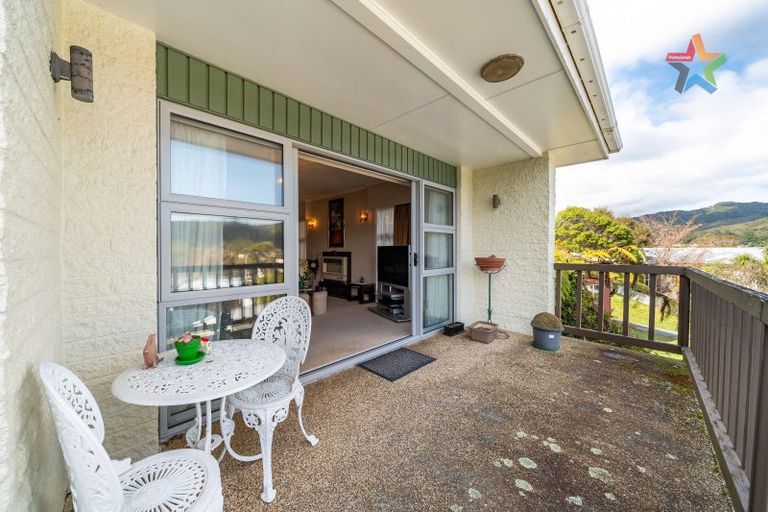 Photo of property in 18 Mimihau Grove, Wainuiomata, Lower Hutt, 5014