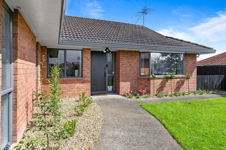Photo of property in 6 Lothian Brae, Wattle Downs, Auckland, 2103