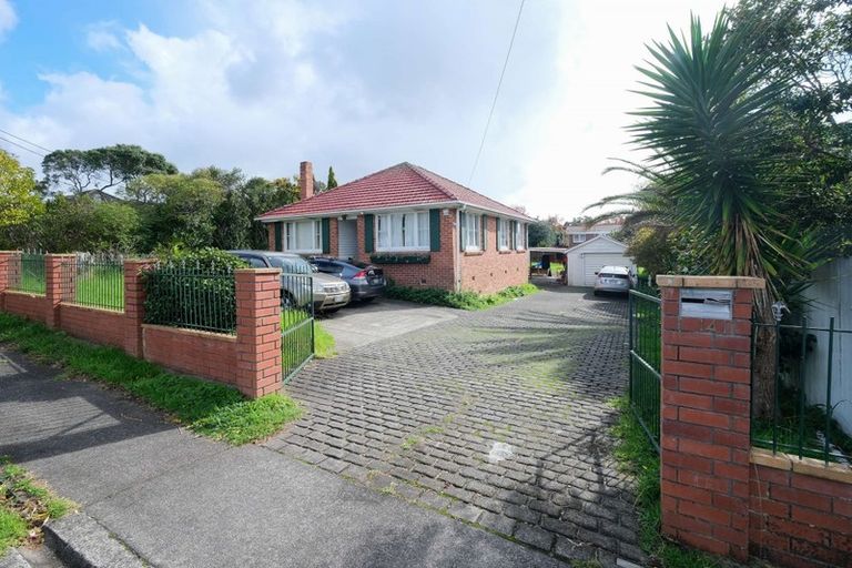 Photo of property in 141 Seabrook Avenue, New Lynn, Auckland, 0600