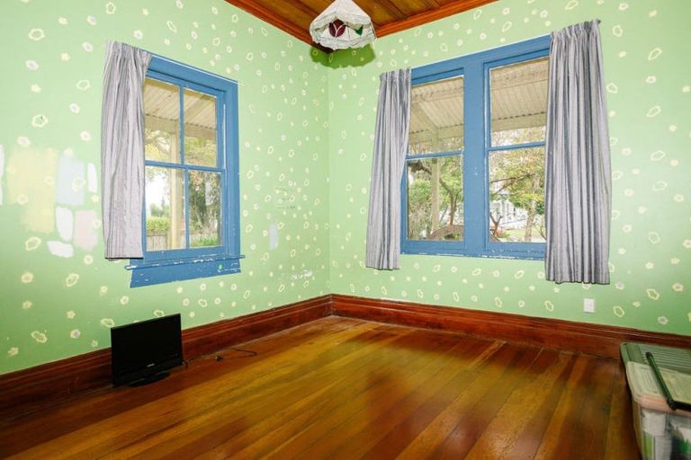 Photo of property in 7 Edward Street, Dannevirke, 4930