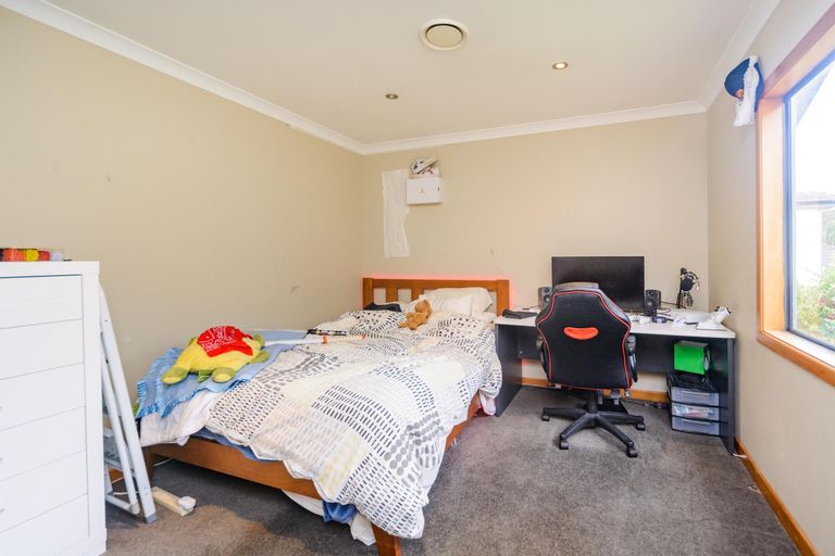 Photo of property in 56 Ruapehu Drive, Fitzherbert, Palmerston North, 4410