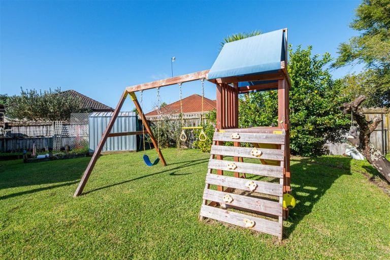 Photo of property in 15 Espalier Drive, Henderson, Auckland, 0612