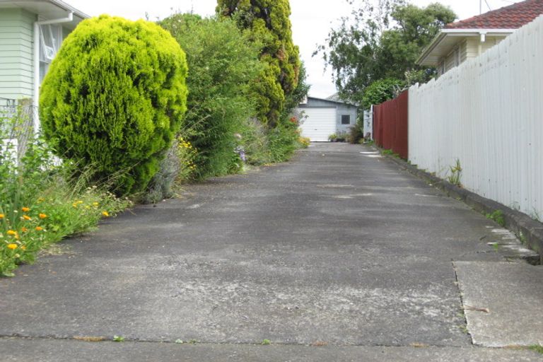 Photo of property in 52 Duggan Avenue, Mangere, Auckland, 2022