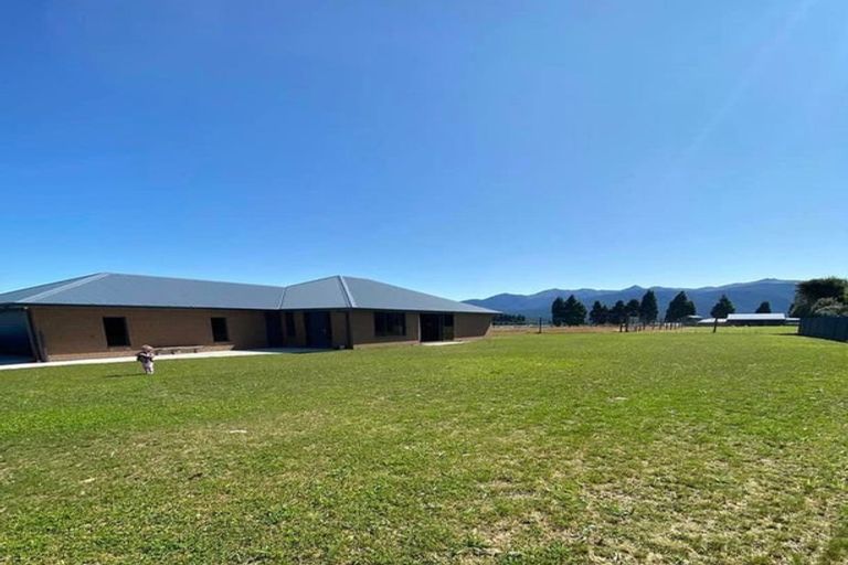 Photo of property in 19 Orbell Crescent, Te Anau, 9679