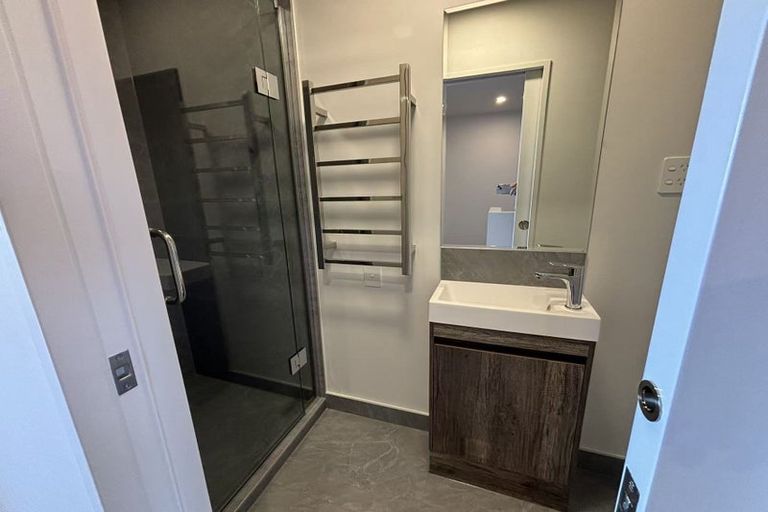 Photo of property in 2/39 Dale Crescent, Pakuranga, Auckland, 2010