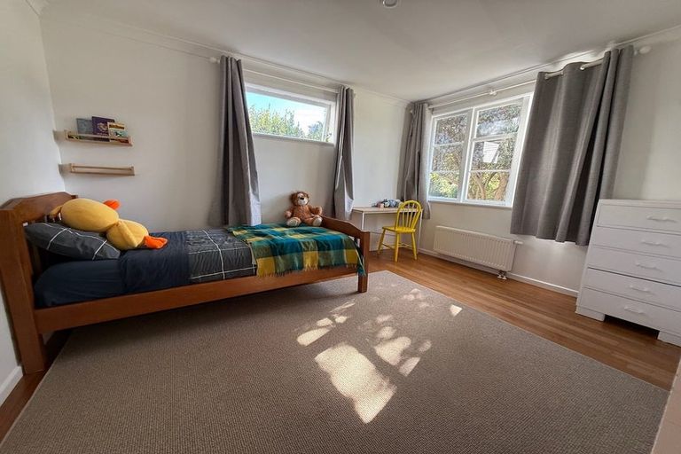 Photo of property in 41 Raroa Terrace, Tawa, Wellington, 5028