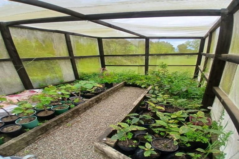 Photo of property in 156 Petley Road, Paparoa, 0571