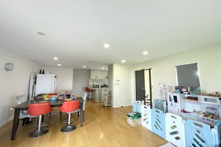 Photo of property in 32a Kelman Road, Kelston, Auckland, 0602