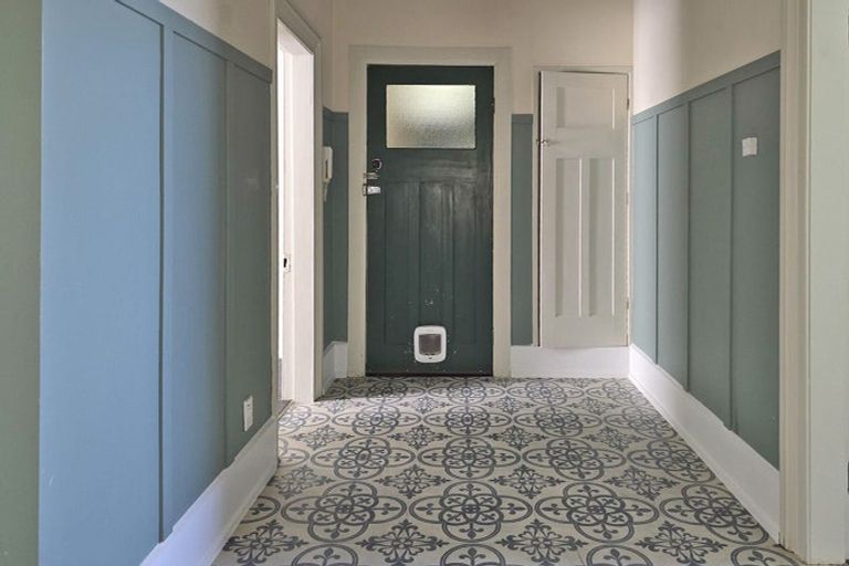 Photo of property in 3 Harvey Road, Bluff Hill, Napier, 4110