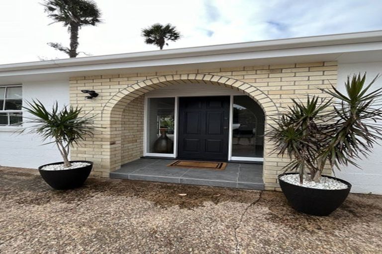 Photo of property in 3/4 Frater Avenue, Milford, Auckland, 0620