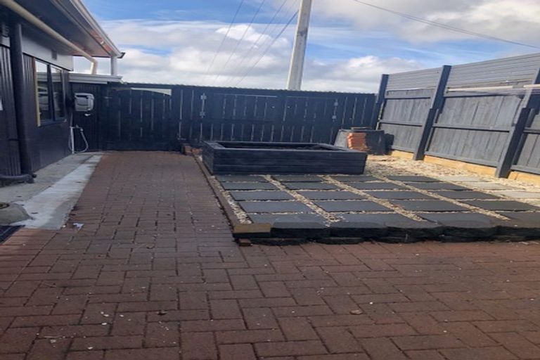 Photo of property in 1/125a Birkdale Road, Birkdale, Auckland, 0626