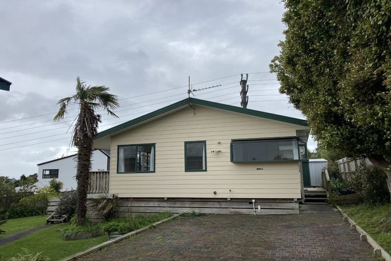 Photo of property in 131 Waimumu Road, Massey, Auckland, 0614