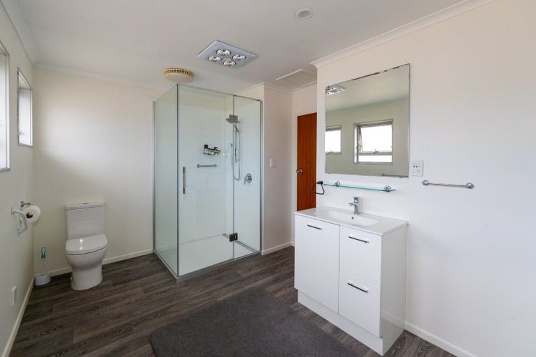 Photo of property in 50 Wynyard Crescent, Tamatea, Napier, 4112