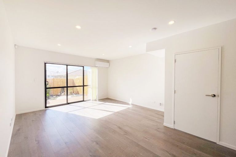 Photo of property in 8/8 Arney Road, Ranui, Auckland, 0612