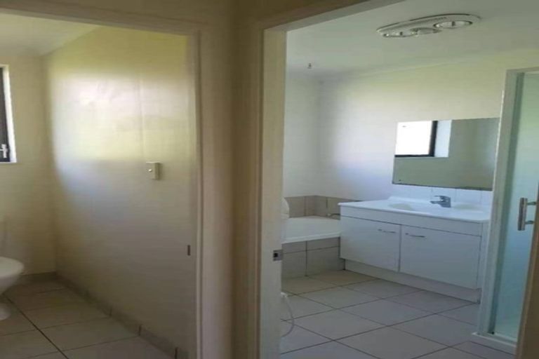 Photo of property in 73 Riverside Drive, Waiuku, 2123