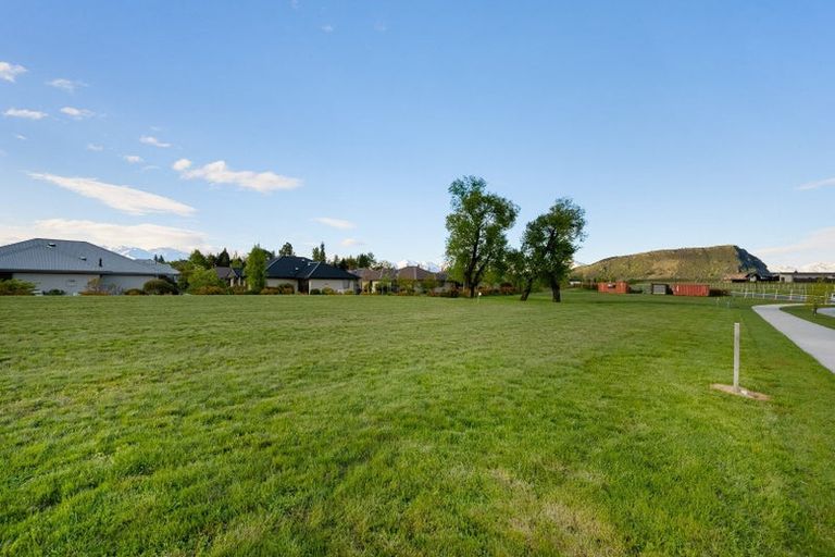 Photo of property in 31 Avalon Station Drive, Wanaka, 9305