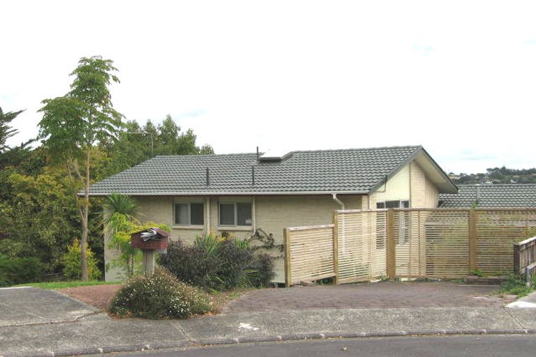 Photo of property in 17 Thelma Crescent, Torbay, Auckland, 0630